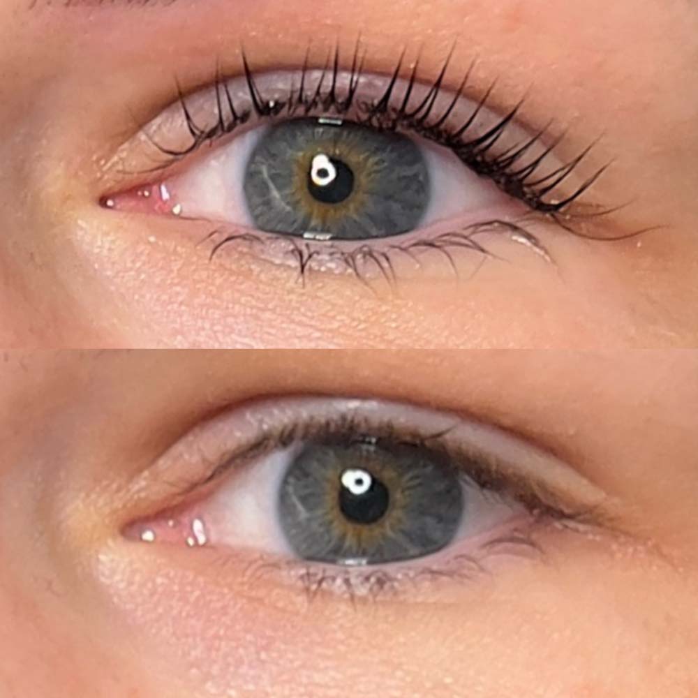 Nahaufnahme von zwei blauen Augen, das obere mit geschminkten Wimpern, das untere ohne.